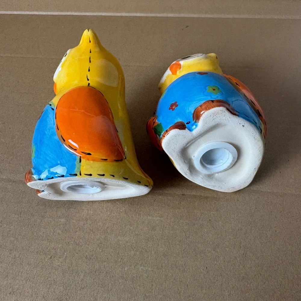 Emerald Isle Ceramic Owl Salt‎ and Pepper Shaker Set Yellow Blue Flower Design